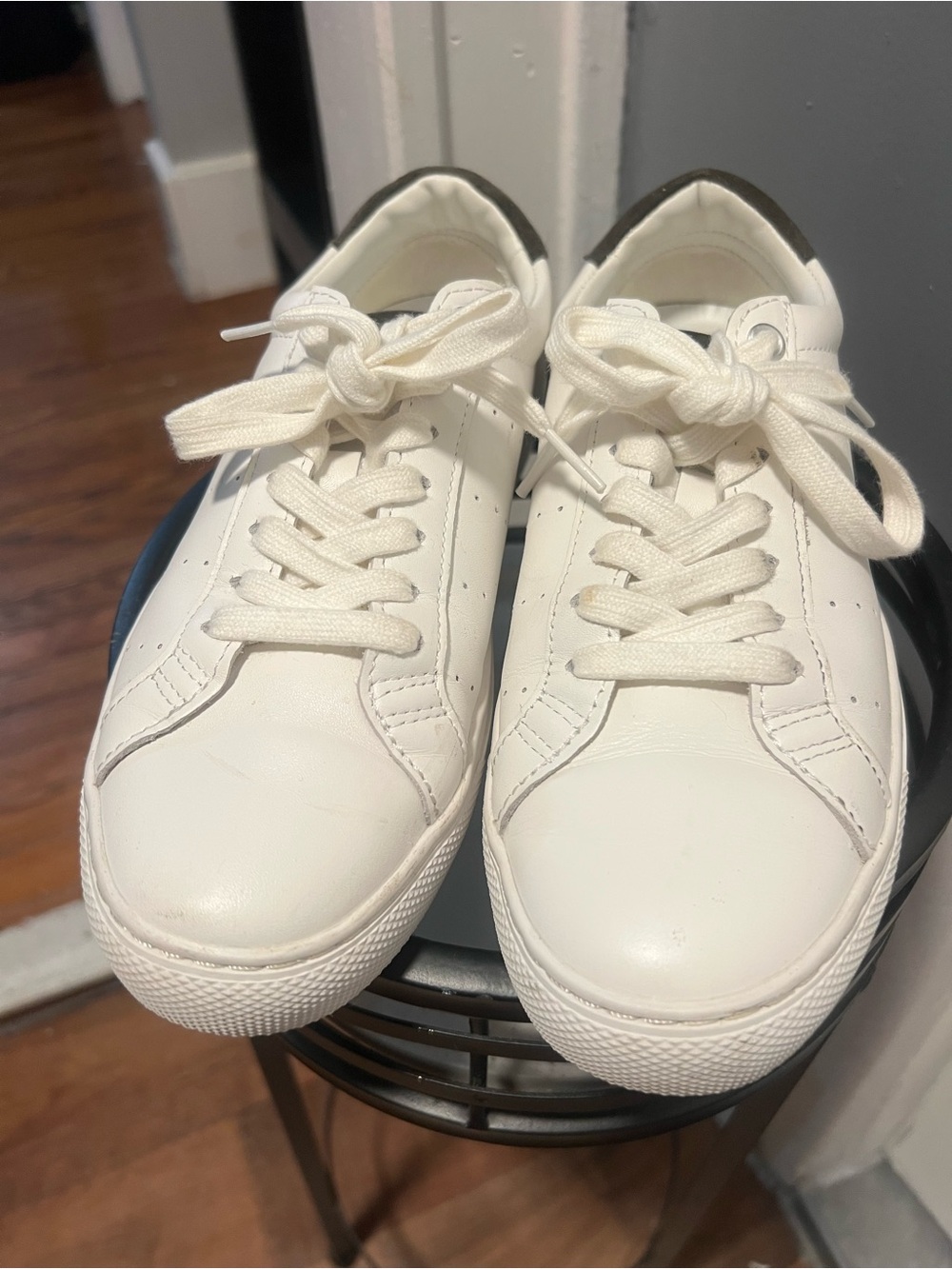 J. Crew White Leather Low-Top Sneakers with Gray Heel Tab size 7 women - Picture 2 of 12